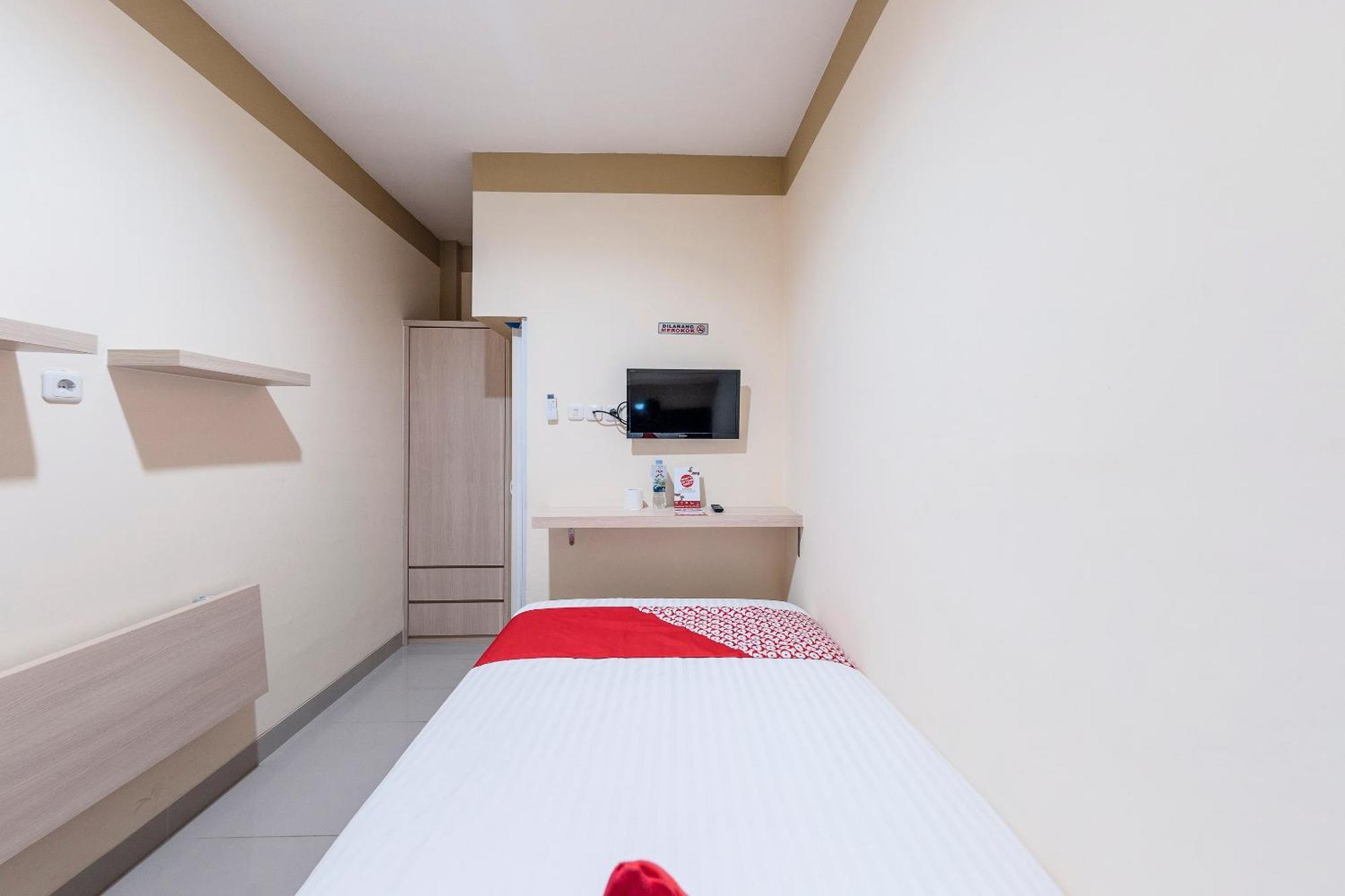 Hotel Oyo 478 Balcon Biru à Jakarta Extérieur photo