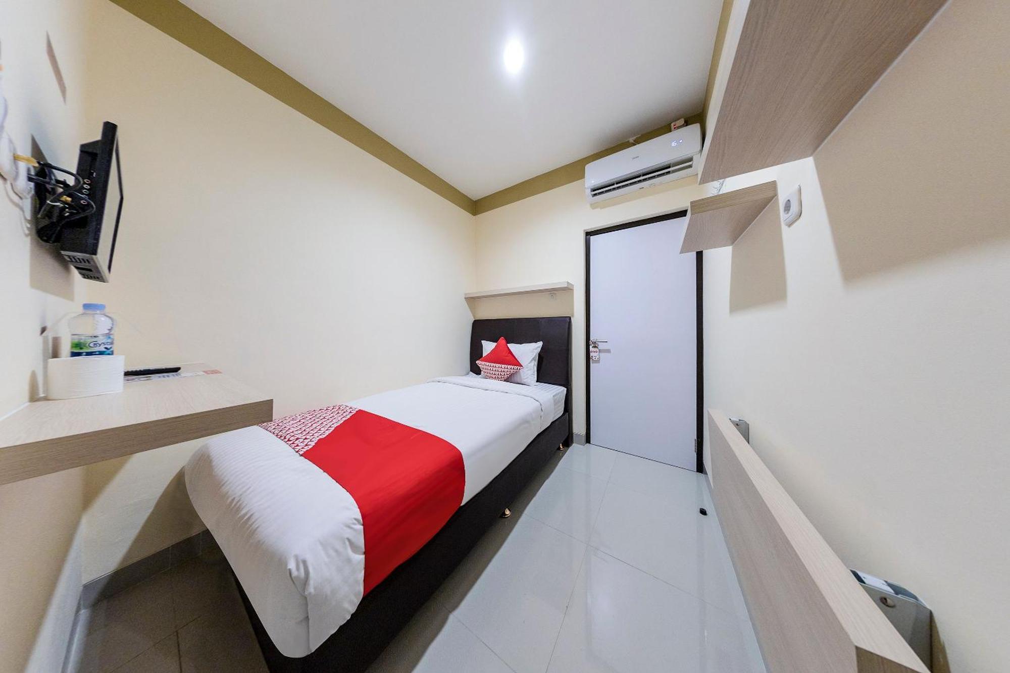Hotel Oyo 478 Balcon Biru à Jakarta Extérieur photo