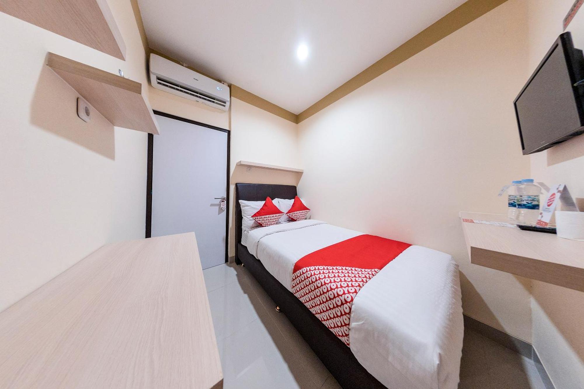Hotel Oyo 478 Balcon Biru à Jakarta Extérieur photo